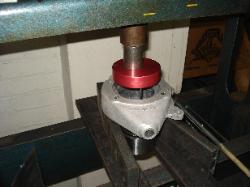 Van Diemen Upright wheel bearing tool